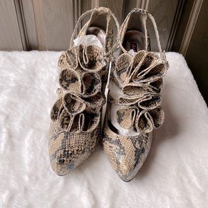 SNAKESKIN ROSE DETAIL PLATFORM HEELS ( BRAND NEW )